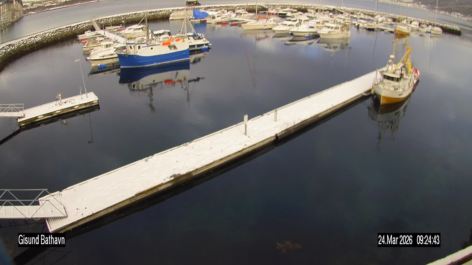 Finnsnes › North: Gisund båthavn BA